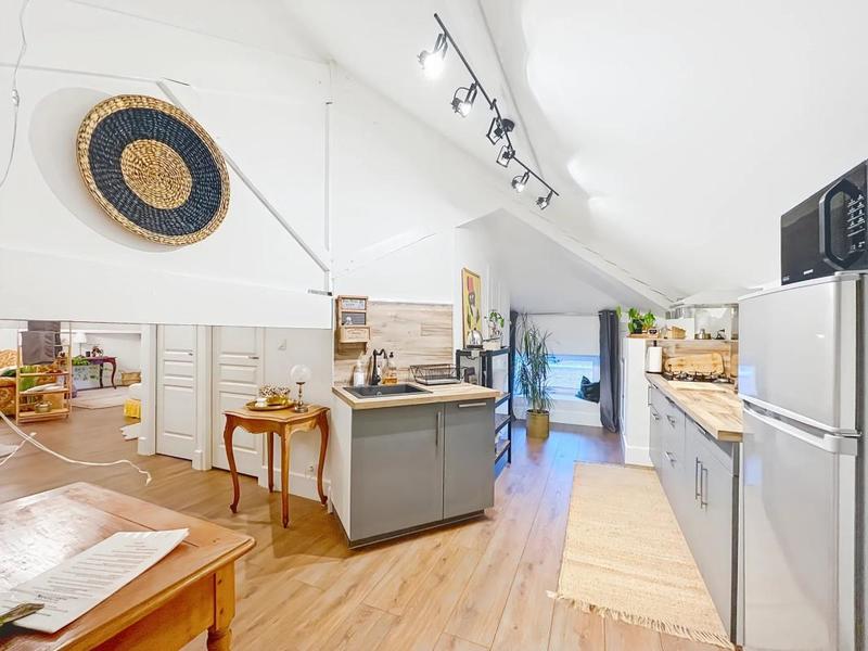 Maison - 310 m² - 11 pièces