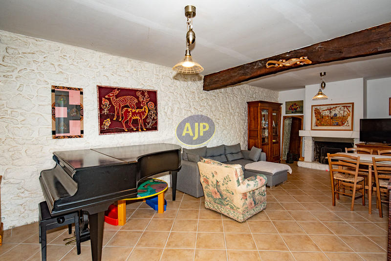 Maison - 170 m² - 5 pièces