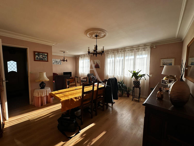 Maison - 76 m² - 5 pièces