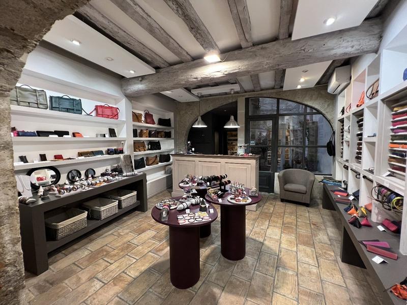 Local commercial - 85 m² - 4 pièces