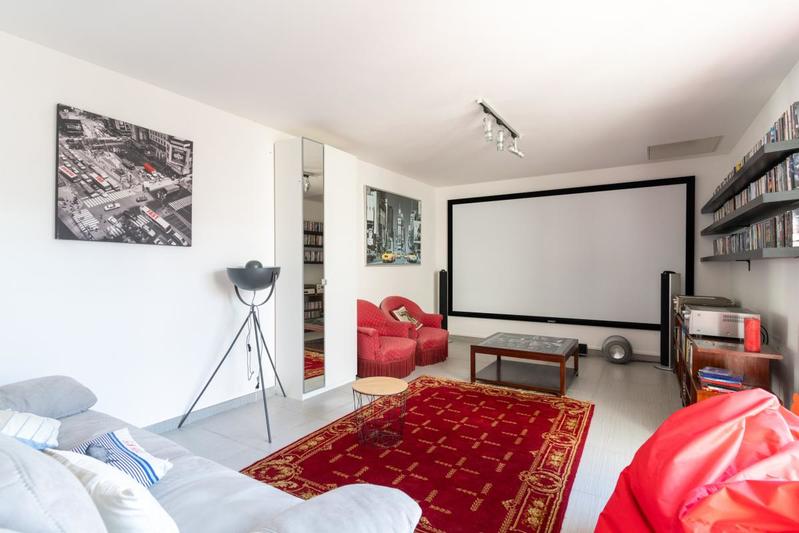 Maison - 450 m² - 9 pièces