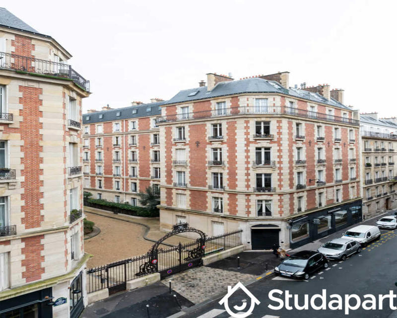 Chambre - 170 m² - 1 pièce