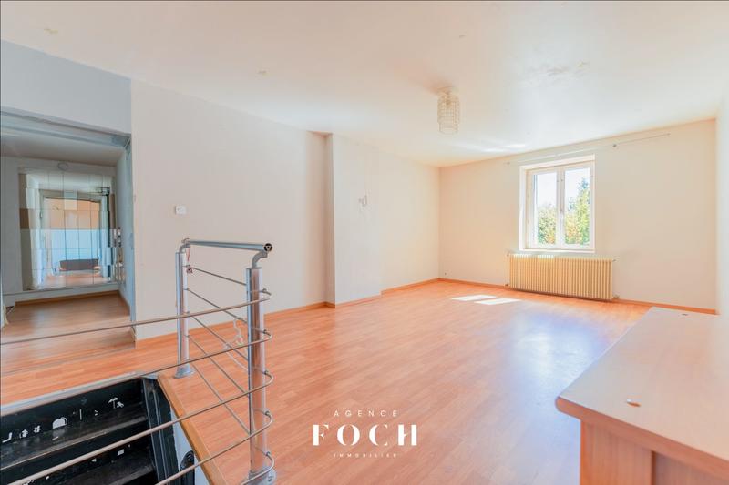 Maison - 185 m² - 7 pièces