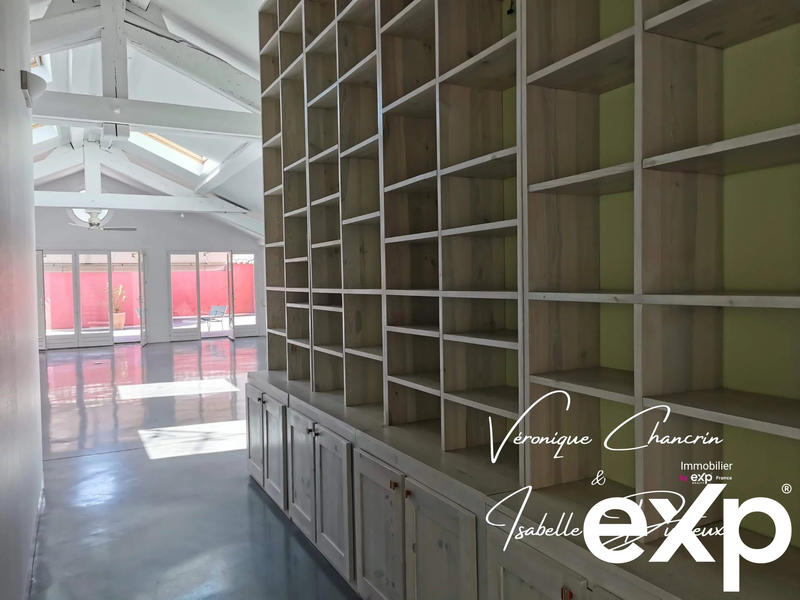 Loft - 181 m² - 5 pièces