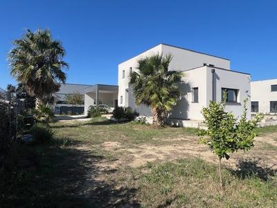 Villa - 260 m² - 10 pièces