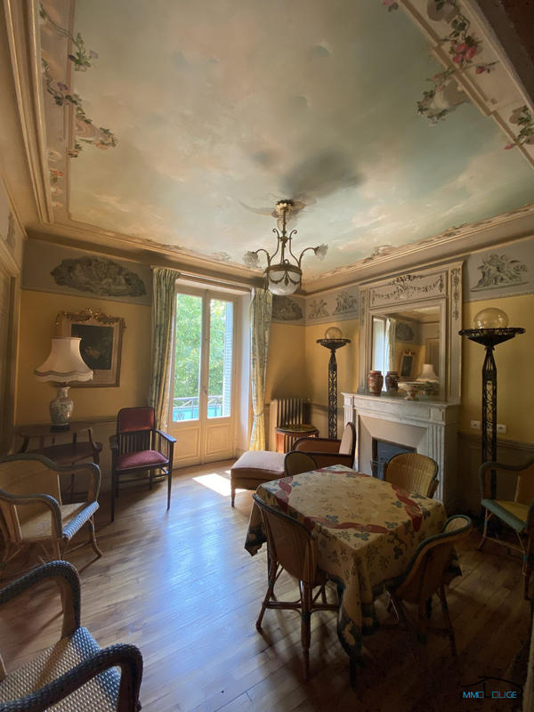 Maison - 180 m² - 10 pièces