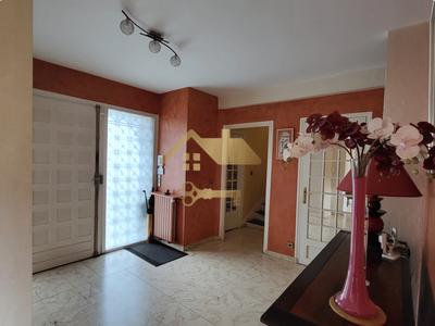 Maison - 260 m² - 7 pièces