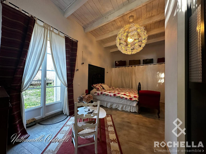 Maison ancienne - 256 m² - 8 pièces