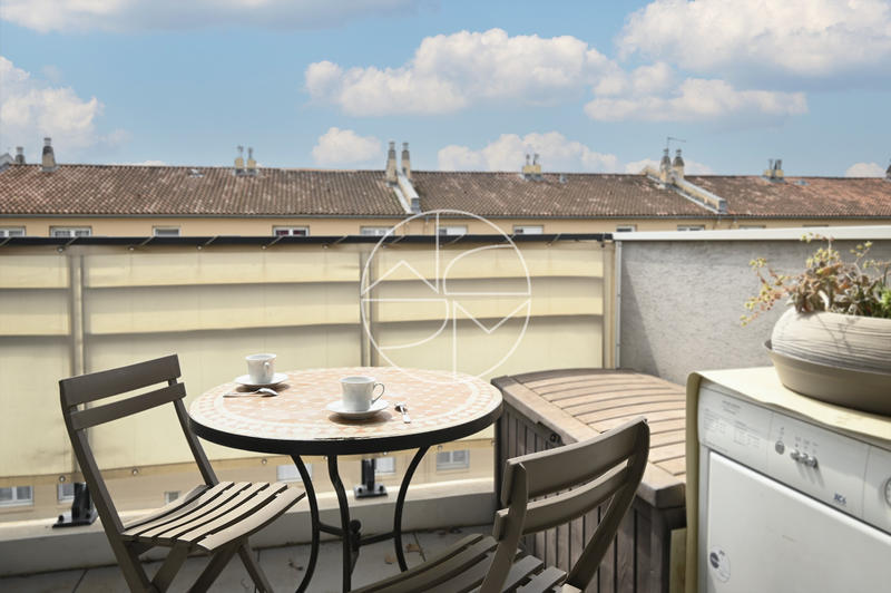 Appartement - 93 m² - 5 pièces