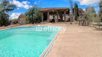 Maison - 250 m² - 6 pièces