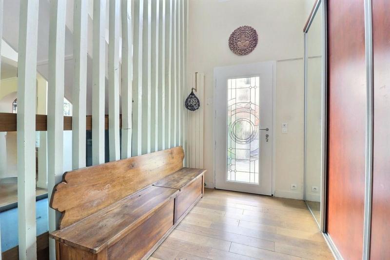 Maison - 241 m² - 8 pièces