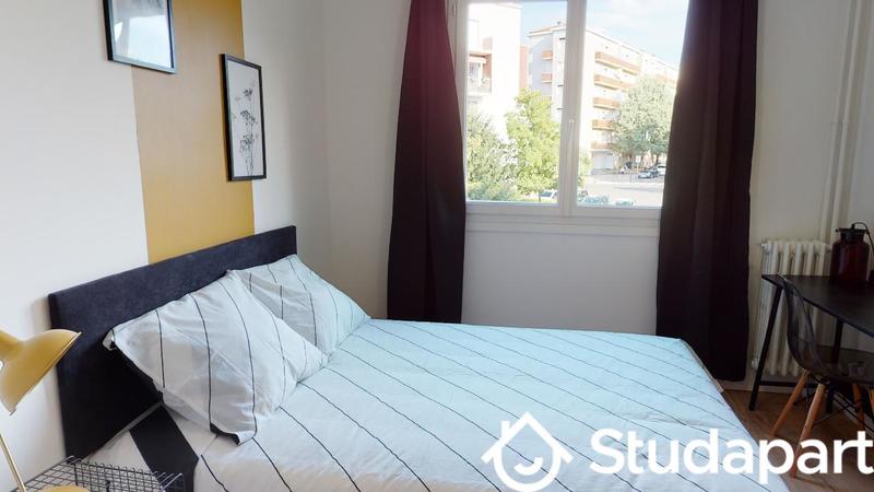 Chambre - 13 m² - 1 pièce