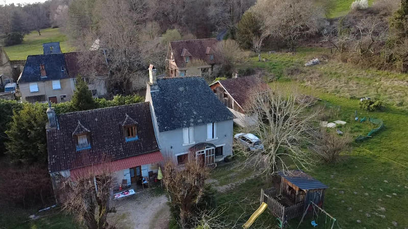 Maison - 121 m² - 8 pièces