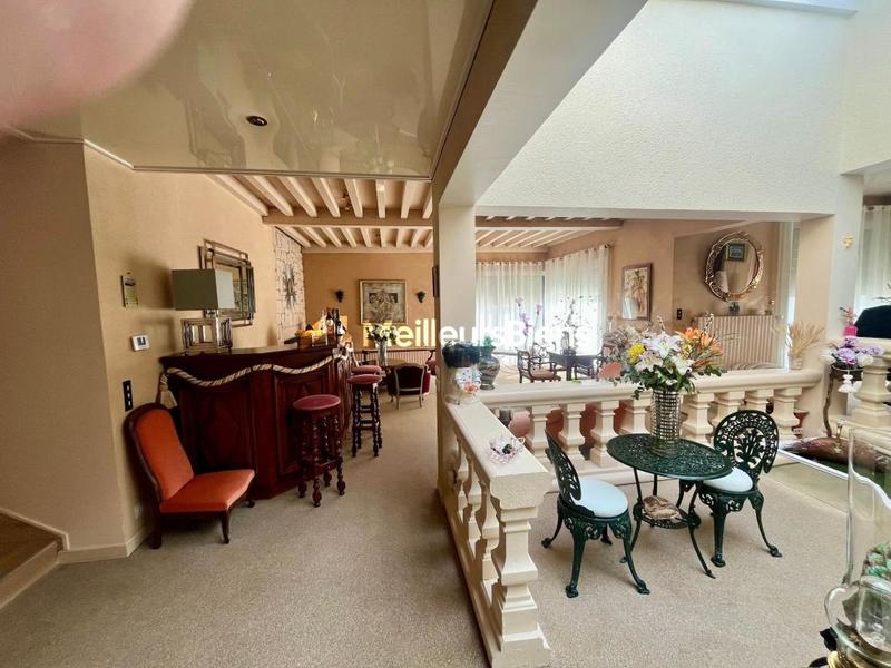 Propriété - 182 m² - 8 pièces