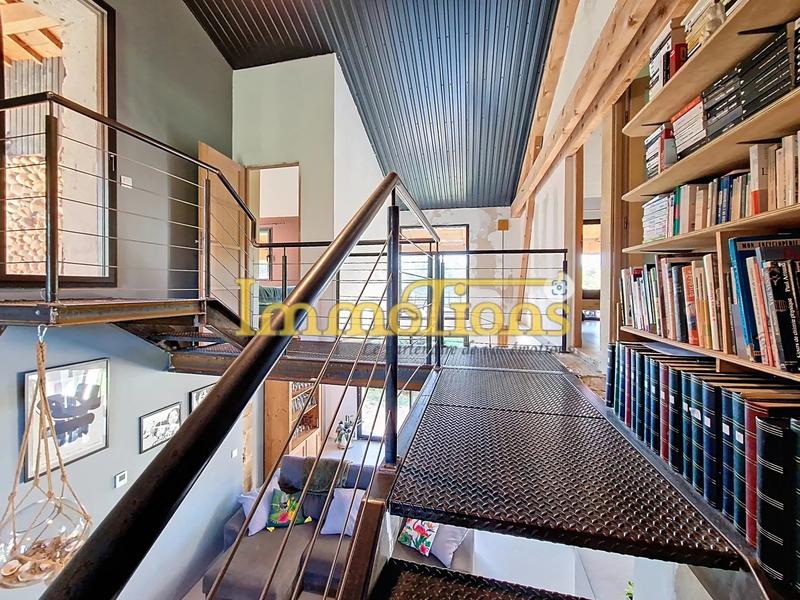 Maison - 217 m² - 9 pièces