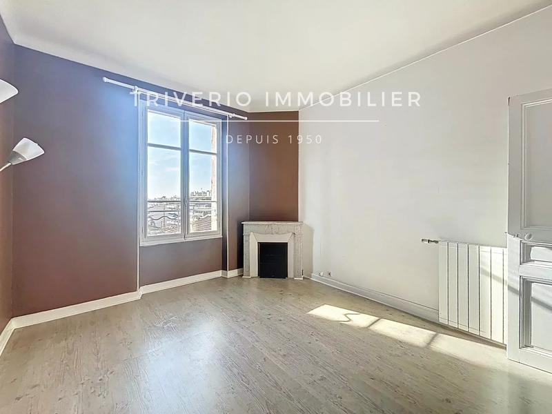 Appartement - 100 m² - 4 pièces