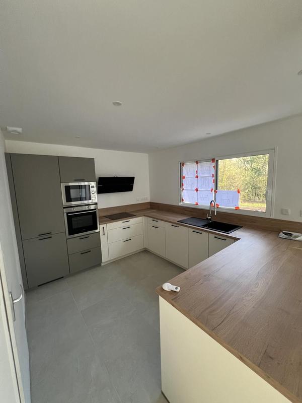 Maison - 121 m² - 5 pièces