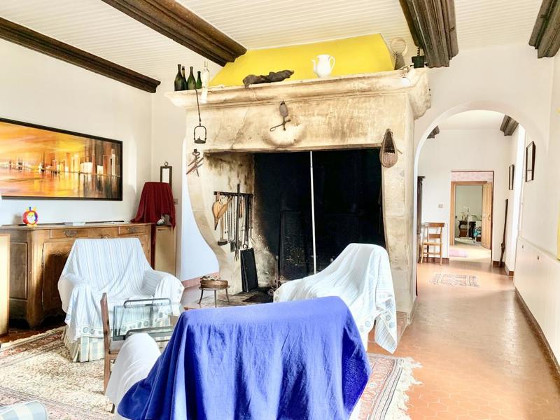 Maison - 331 m² - 9 pièces