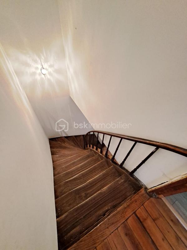 Maison - 310 m² - 11 pièces