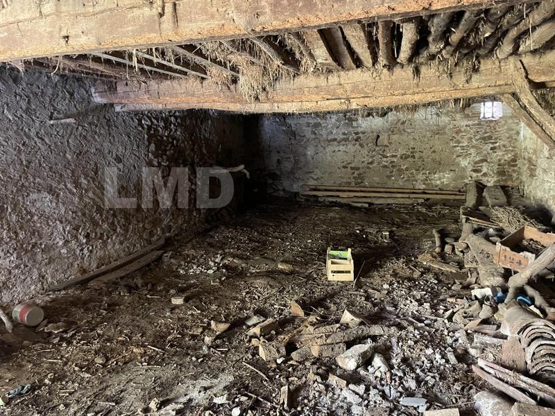 Grange - 127 m² - 2 pièces