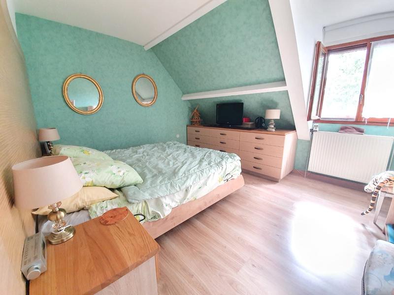 Maison - 215 m² - 9 pièces