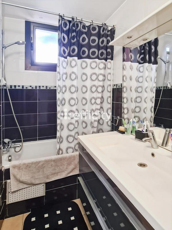 Appartement - 93 m² - 4 pièces