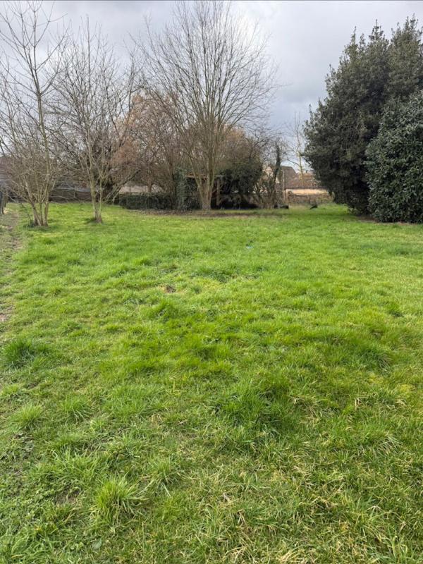 Terrain constructible - 740 m²