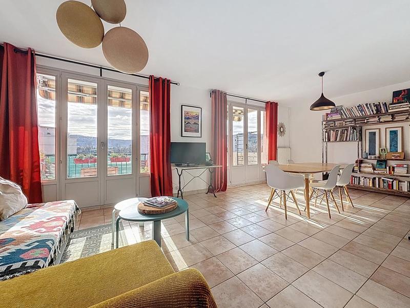 Appartement - 86 m² - 4 pièces