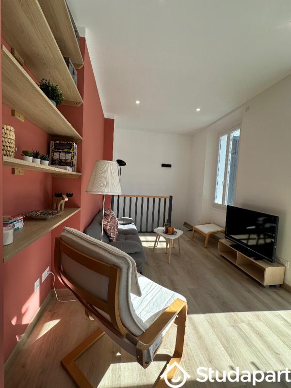 Chambre - 11 m² - 1 pièce