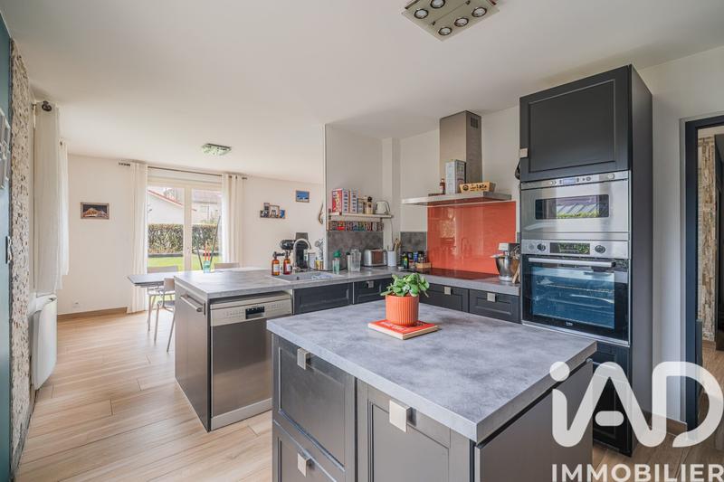 Maison - 137 m² - 6 pièces