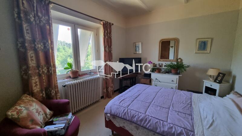 Maison - 206 m² - 9 pièces