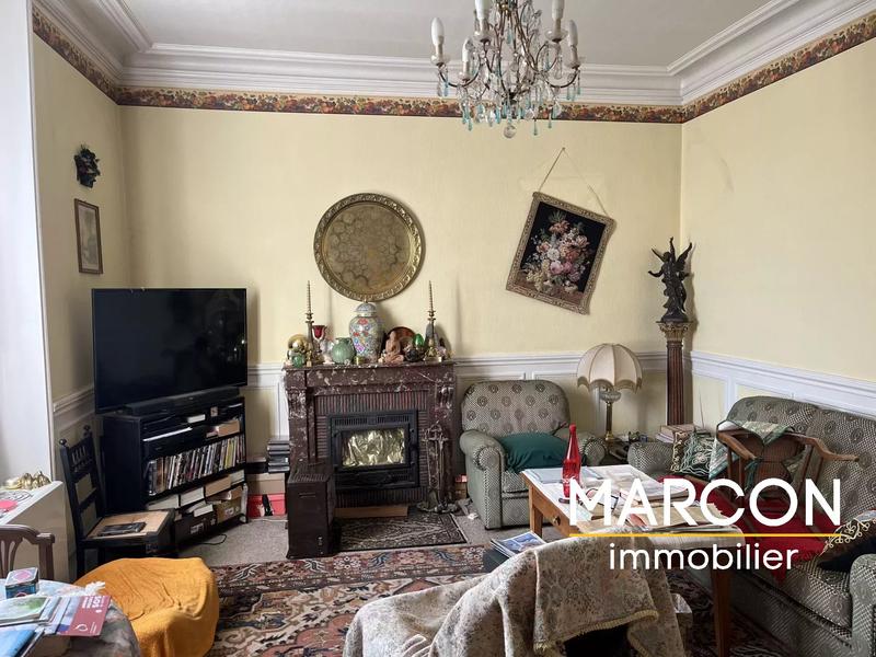 Maison - 260 m² - 15 pièces