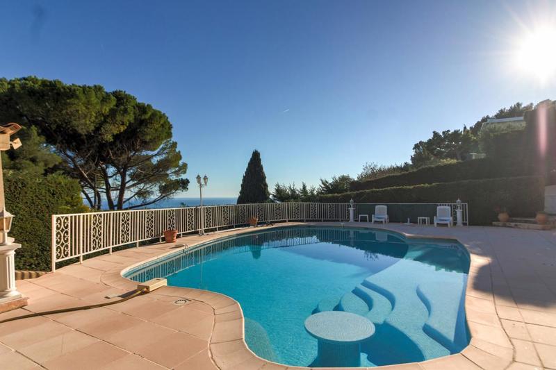 Villa - 378 m² - 10 pièces