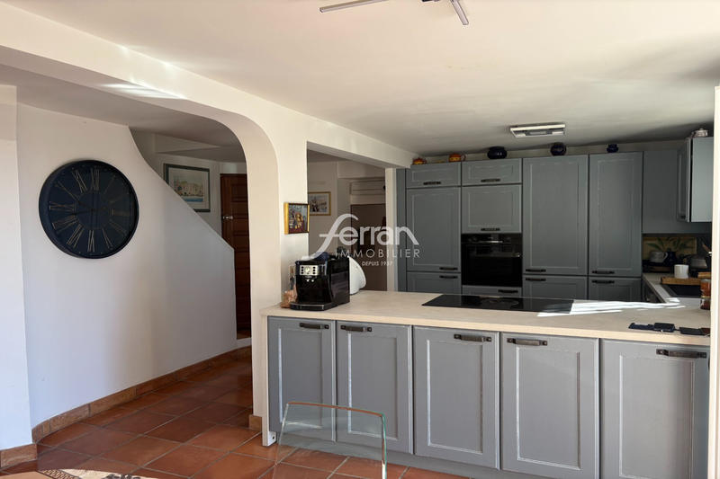 Maison - 201 m² - 5 pièces