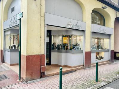 Local commercial - 66 m² - 4 pièces