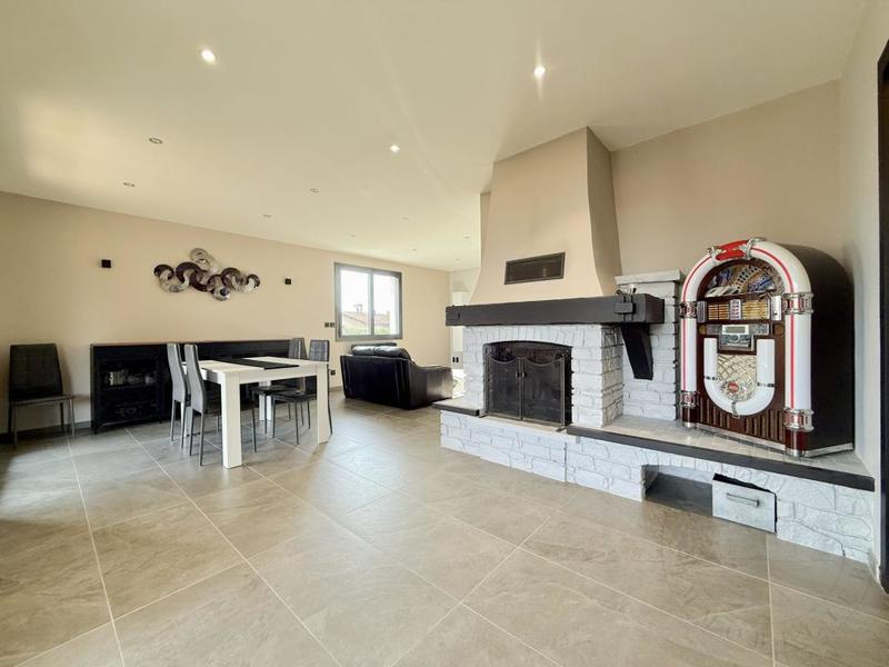 Maison traditionnelle - 178 m² - 6 pièces