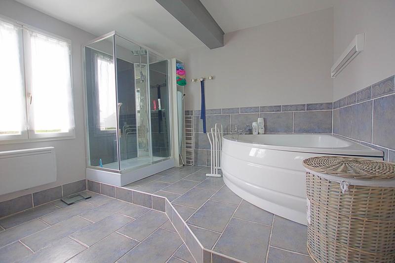 Maison - 199 m² - 5 pièces