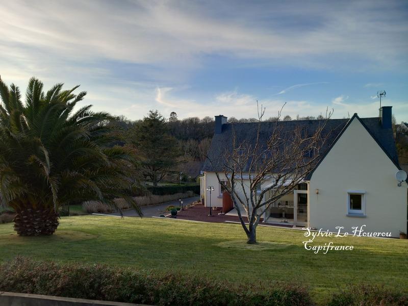 Maison - 187 m² - 11 pièces