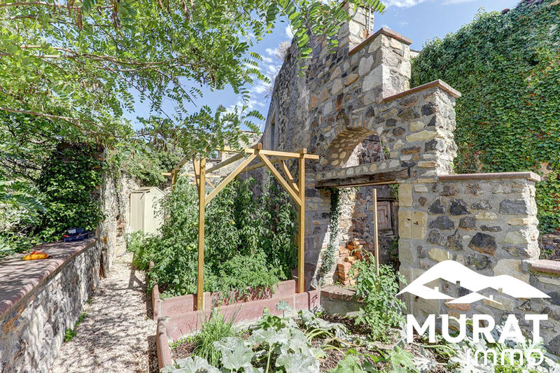 Maison - 440 m² - 8 pièces