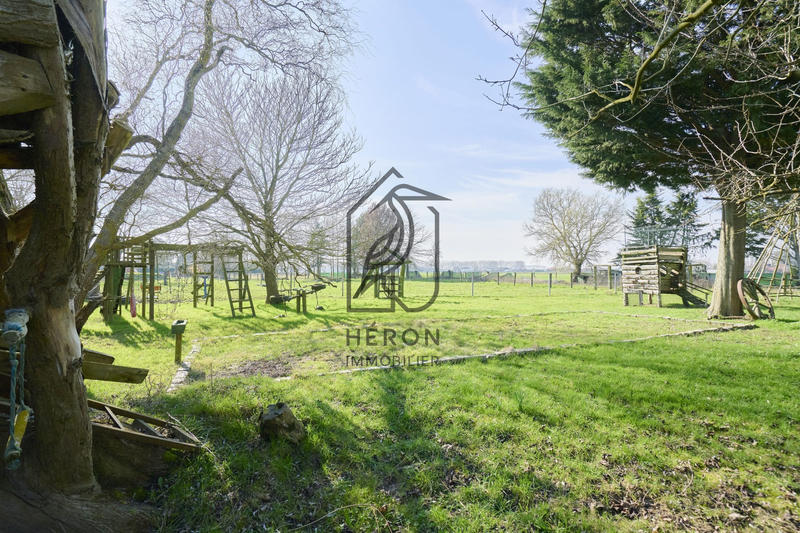 Maison - 274 m² - 5 pièces