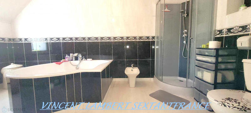 Maison - 348 m² - 9 pièces