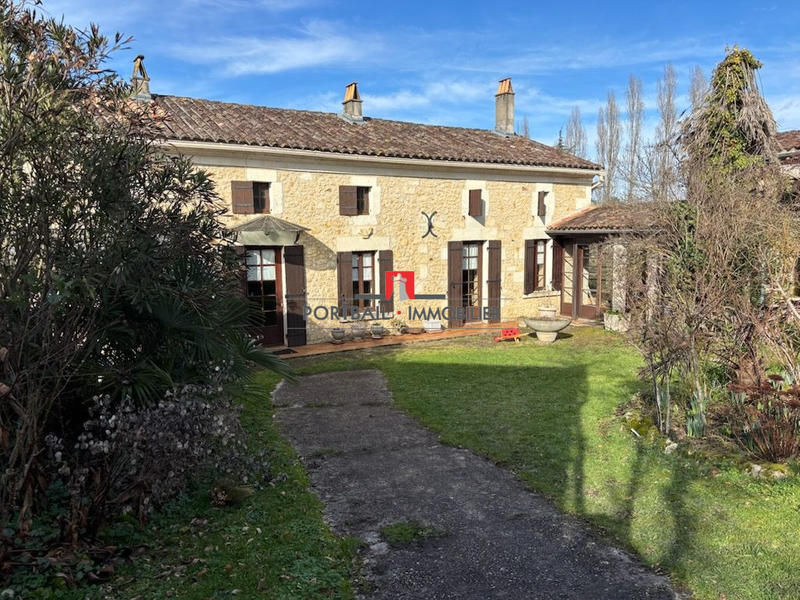 Maison - 137 m² - 6 pièces
