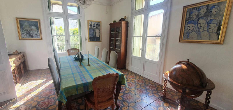Maison - 430 m² - 18 pièces