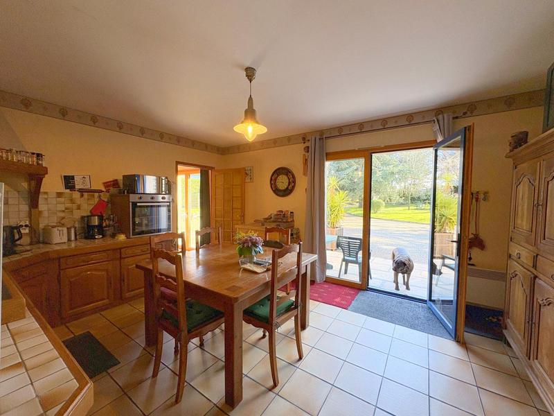 Maison - 257 m² - 8 pièces