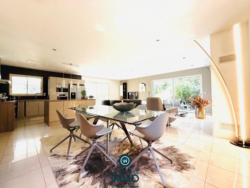 Villa - 180 m² - 5 pièces