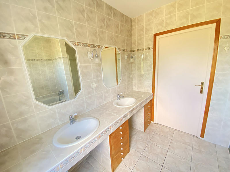 Maison - 183 m² - 6 pièces