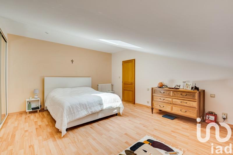 Maison - 215 m² - 6 pièces