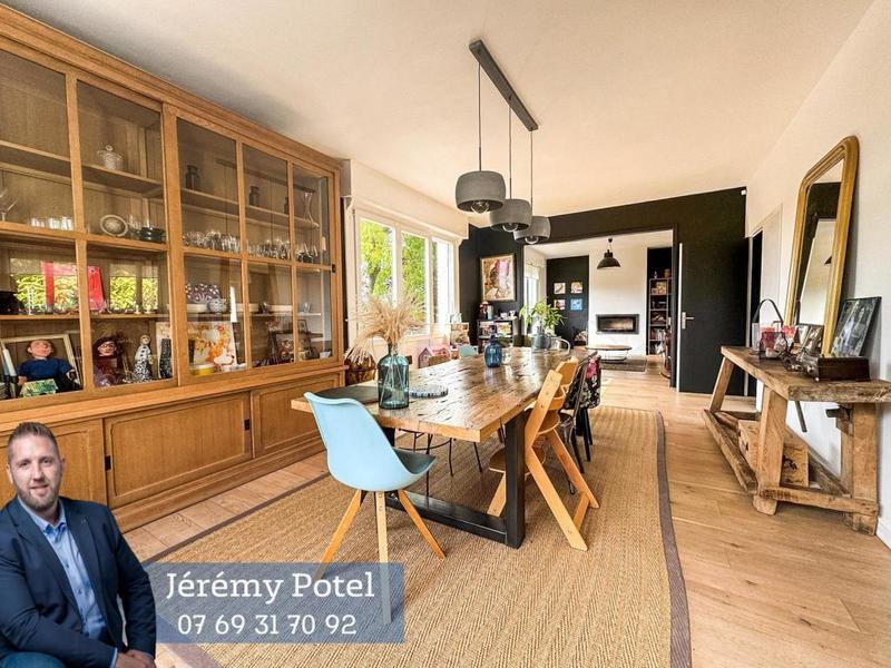 Pavillon - 160 m² - 8 pièces