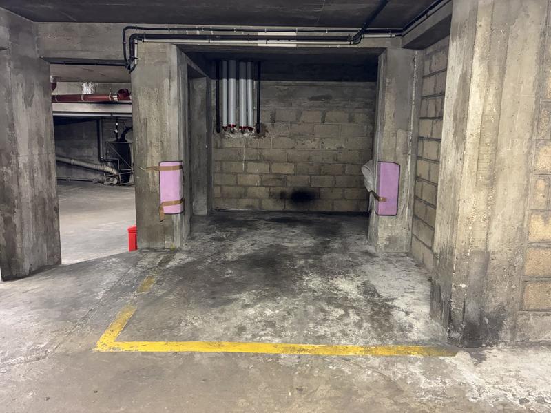 Parking / Garage - 11 m²