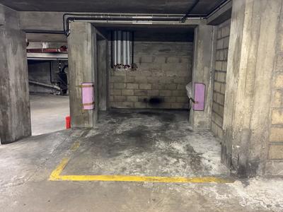 Parking / Garage - 11 m²